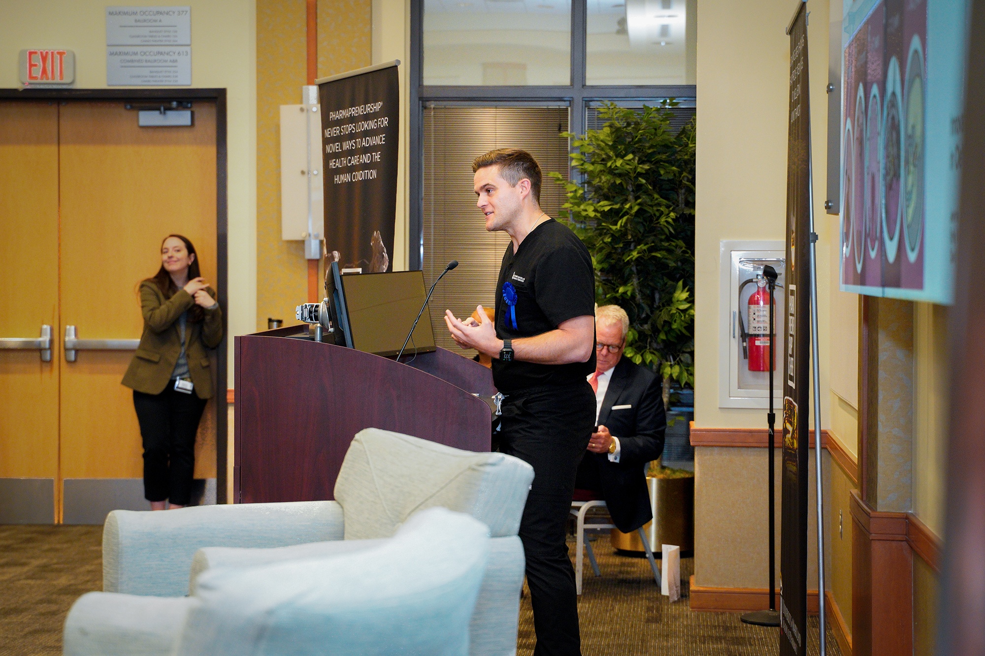 School of Dentistry DDS student Jeremie Oliver Piña, PhD, MBA, MS, presents at the School of Pharmacy HiPitch competition.